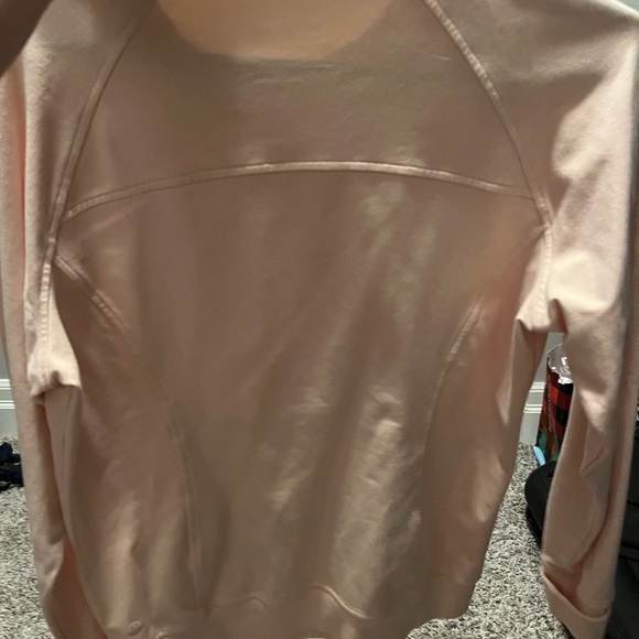 Lululemon light pink / peach sweatshirt. Very comfortable! No stains - Picture 2 of 4